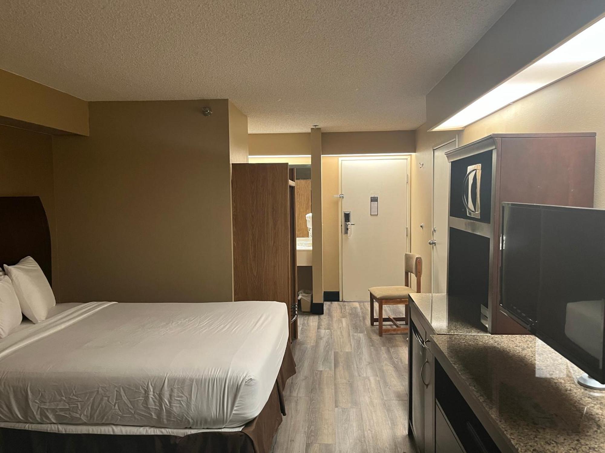 Americas Best Value Inn Kalispell Bagian luar foto